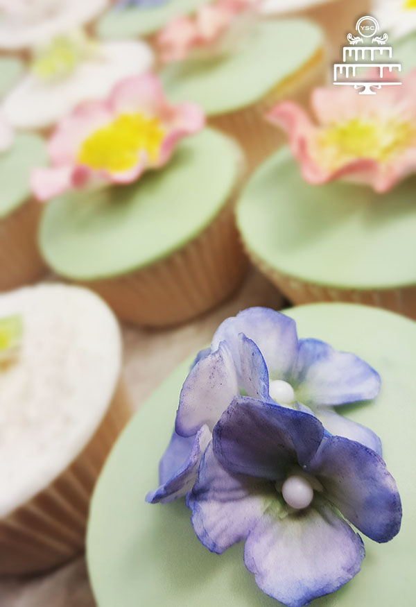 cupcakes met bloemen