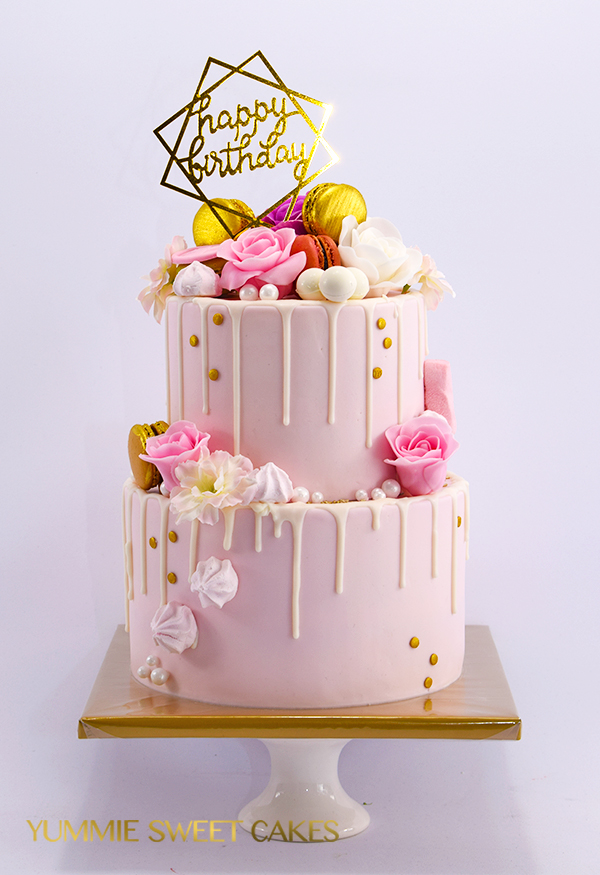 kast Identificeren Perioperatieve periode Driptaart met roze rozen • Yummie Sweet Cakes •