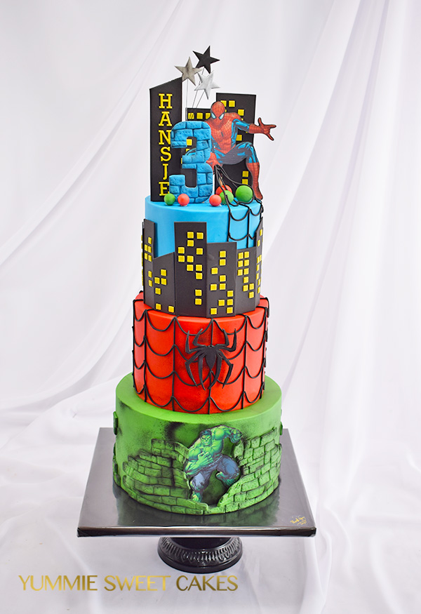 Spiderman en Hulk verjaardagstaart